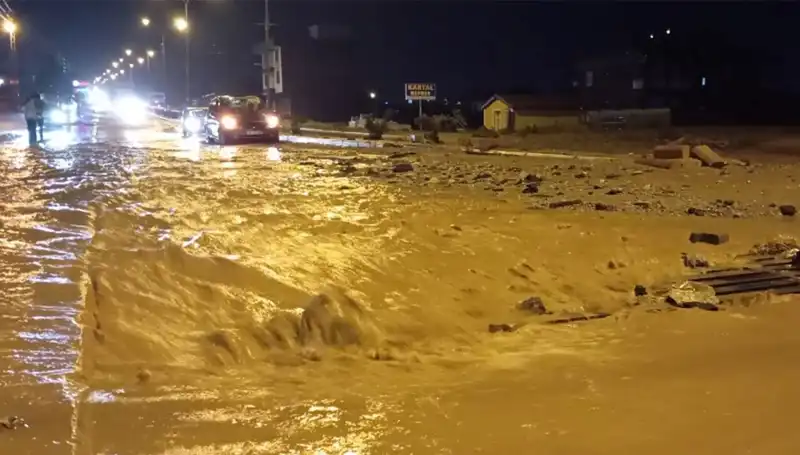 Konya ve Ankara'da Şiddetli Sel Felaketi: Vatandaşlar Zor Günler Geçiriyor
