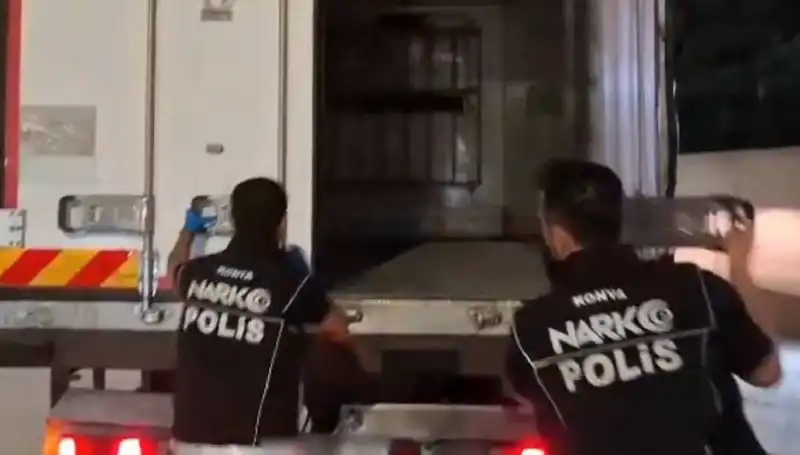 Konya'da Uyuşturucu Operasyonu: Dört Şüpheli Yakalandı, İki Kişi Daha Aranıyor