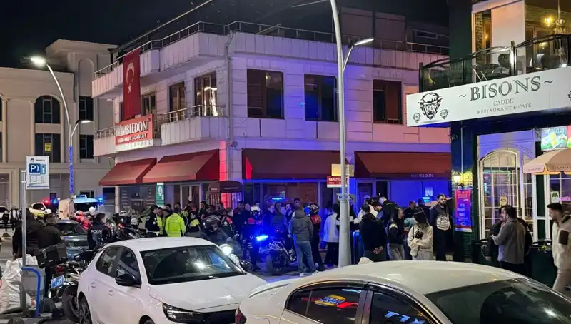 Havaya Ateş Açtı, Kafe Sahibine Bıçakla Saldırdı: Şoke Eden Olay!