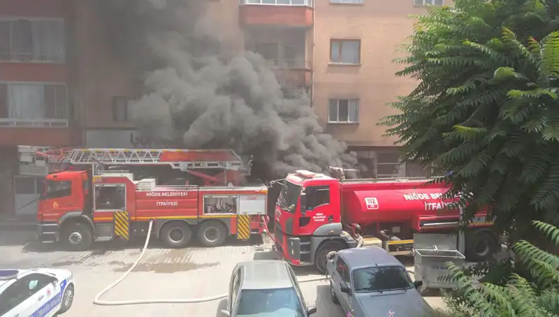 Niğde'de Beyaz Eşya Deposunda Büyük Yangın: Nedeni ve Sonuçları Neler?