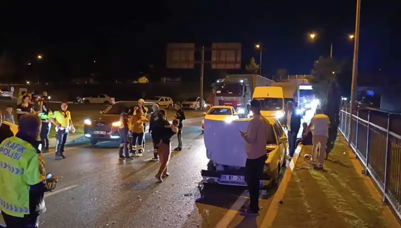 Otoyolda Kuralsız Geri Dönüş Yapan Araç Kazaya Sebep Oldu