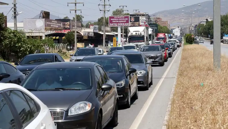 Aydın'dan Muğla'ya Uzanıyor: 60 Kilometrelik Araç Kuyruğu Neden Oluştu?