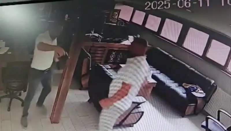 Alacak Verecek Kavgası: Kalfa, İş Adamının Hayatına Son Verdi!