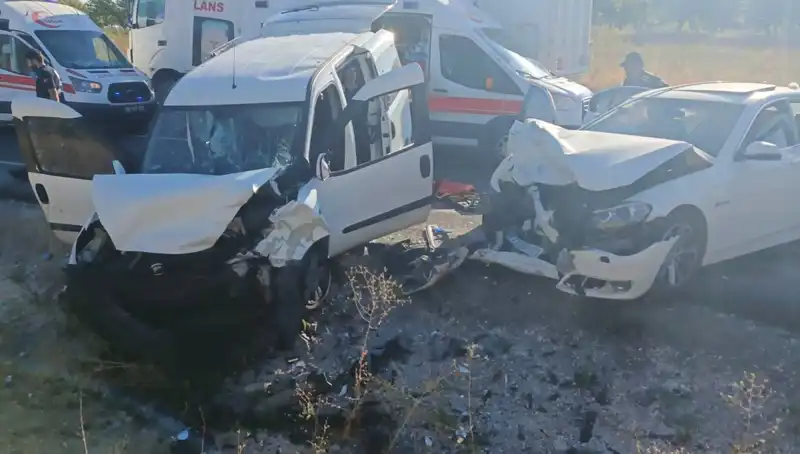 Nevşehir’de Feci Trafik Kazası: 14 Kişi Hastaneye Kaldırıldı