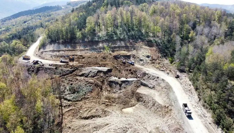 Kastamonu-Çatalzeytin Kara Yolunda Büyük Heyelan: Seyahatler Tehlikeye Girdi