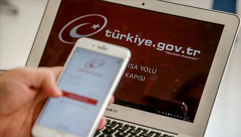 Türkiye'de e-Devlet Hizmetleri Seviye Atlarken, Bakan Kacır'dan Önemli Açıklamalar