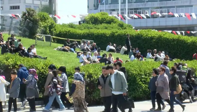 Taksim'de Deprem Yoğunluğu Artıyor: Neler Oluyor?