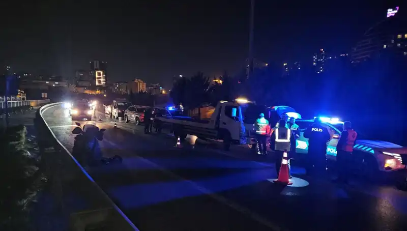 TEM Otoyolu'nda Şok Edici Kaza: Yatan Adam Metrelerce Sürüklendi