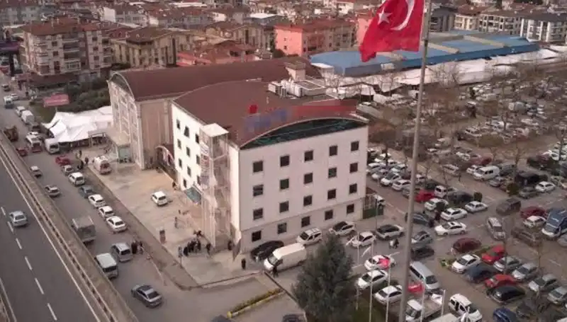 Deprem Mührü Olan Özel Hastane: Perde Betonları Kesildi Mi?