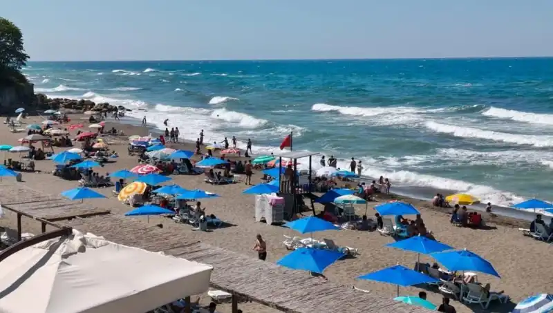 Akçakoca'da Deniz Yasağı: Neden ve Ne Zaman Kaldırılacak?