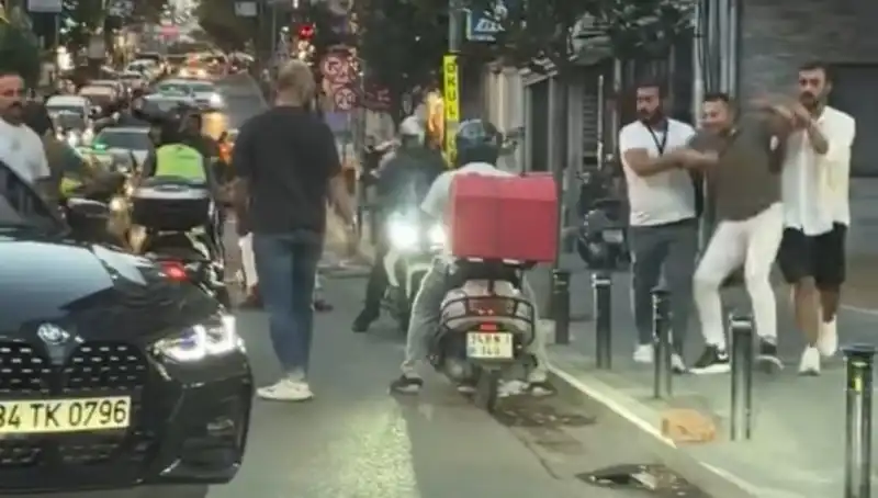 Nişantaşı’nda Yol Verme Kavgası: Kadına Sopa ile Saldırı