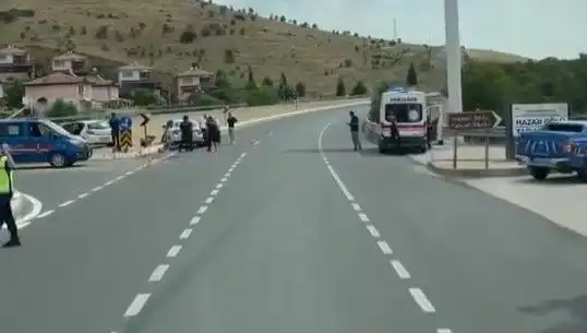 Elazığ'da Otomobil Kazası: İki Araç Çarpıştı, Çok Sayıda Yaralı!