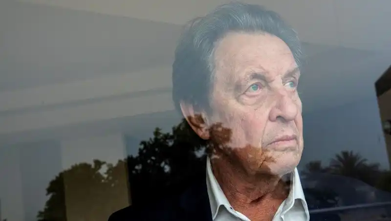 Elon Musk’ın Babası Şok Edici İtiraflarda Bulundu: Üç Cinayet ve Bir Kızın Kaderi