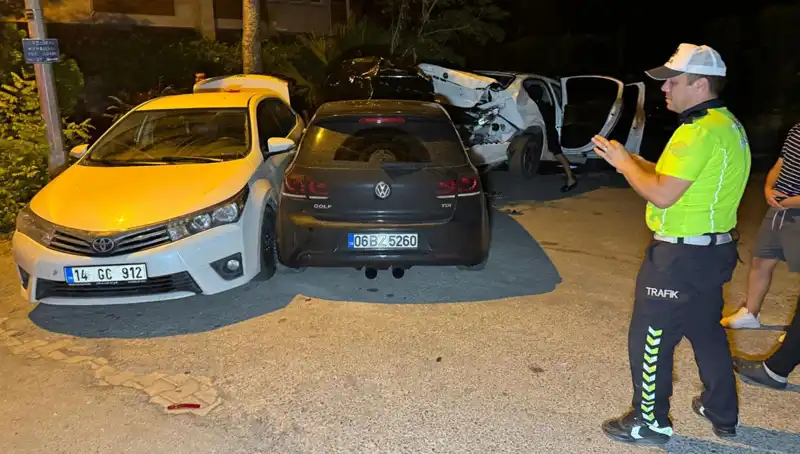 Alkollü Sürücünün Kontrolden Çıkması: Üç Aracın Karıştığı Kaza