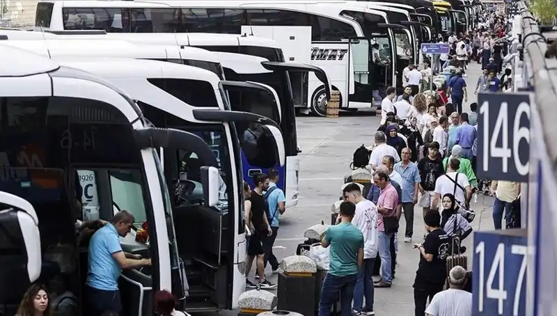 İstanbul'u Terketti: 369 Bin 453 Kişi Neden Ayrıldı?