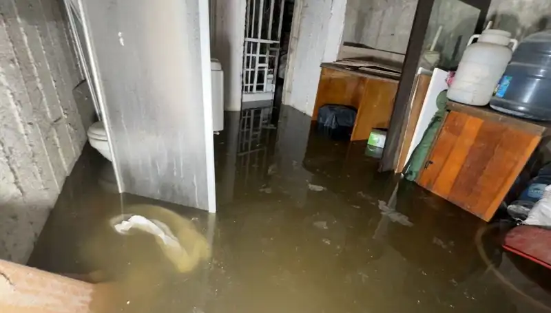 Avcılar'da Tüm Gün Süren Su Baskını Hayatı Olumsuz Etkiledi