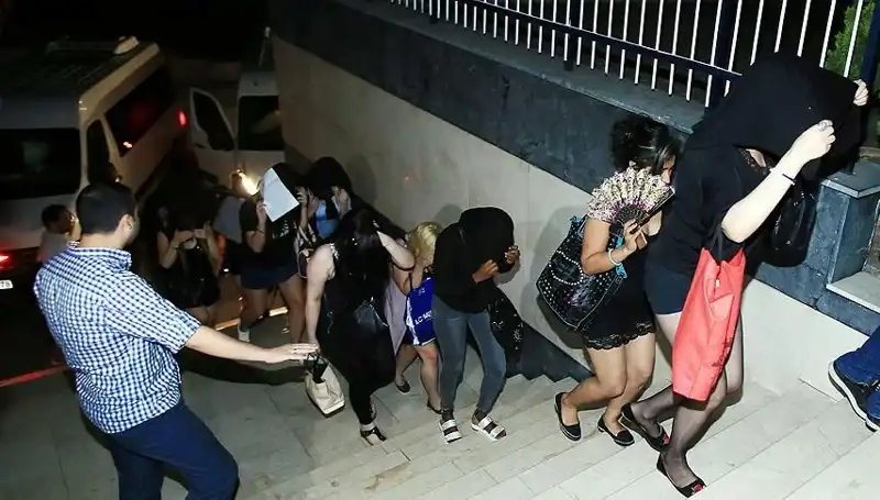Düzce'de Fuhuş Operasyonunda 5 Zanlı Yakalandı: Suç Ringine Darbe