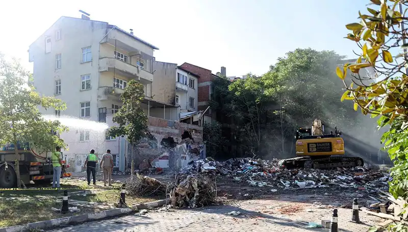 Sındırgı'da Deprem Sonrası Artçı Sarsıntılar Büyüyor: Son Veriler Neler?