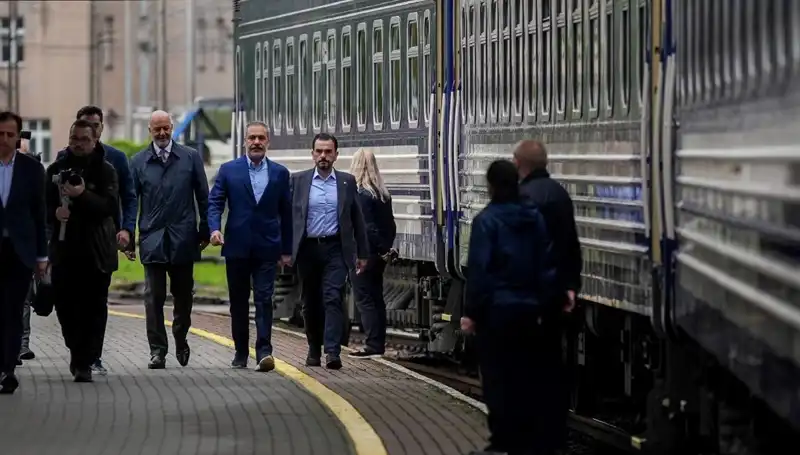 Dışişleri Bakanı Fidan, Ukrayna'da Görüşmelerde Bulundu: Anlaşmalar ve Yeni Dönem