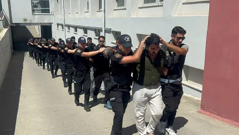 Adana'da Rekor Eroin Operasyonu: 825 Kilo Uyuşturucu ve 16 Tutuklama