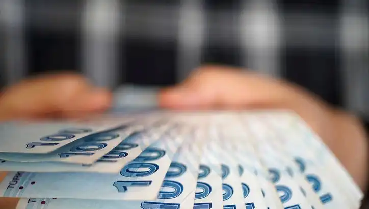 Emekli Promosyonları 2025'te Sizi Bekliyor: Kamu ve Özel Bankalar Ne Sunuyor?