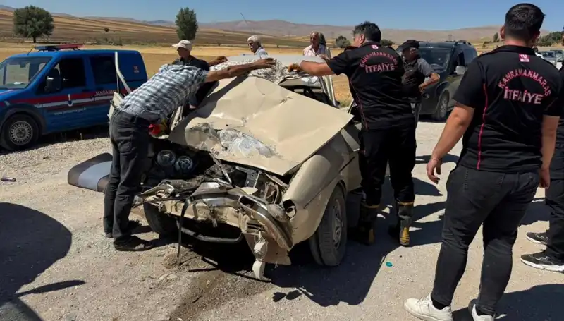 Kahramanmaraş’ta Kamyonet ile Otomobil Çarpıştı: Kaza Sırasında Neler Oldu?
