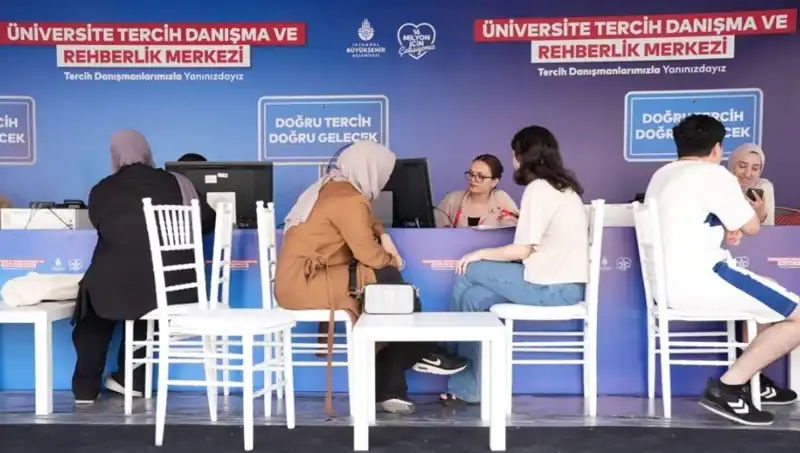 İstanbul'da 24 Yeni Tercih Danışma Merkezi ile Öğrencilere Destek