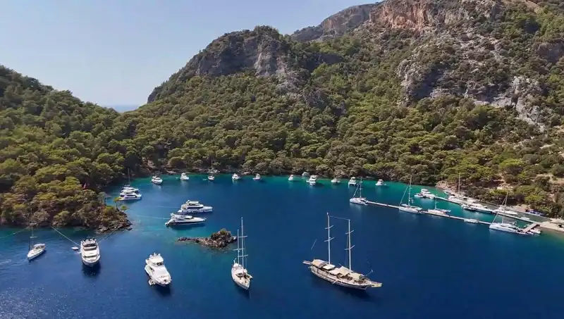 Göcek'te Zarif Sessizlik: Yeni Yasak Göcek'in Koylarında Müzik Çalmayı Engelliyor