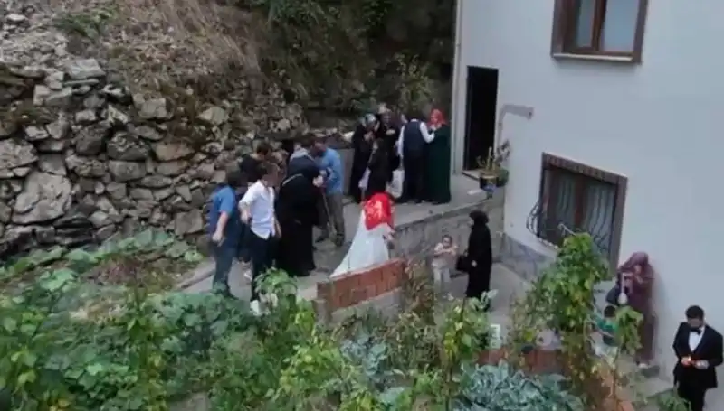 Midera Düğününde Dehşet Anları: Kurşunlar Bırakıldı, Kaçış Aksiyonu!